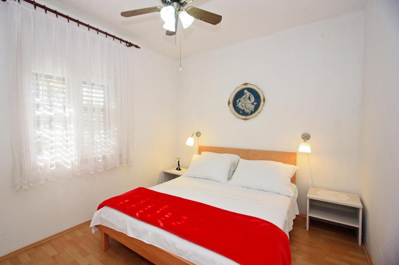 Apartments Omo 1 Supetar Εξωτερικό φωτογραφία
